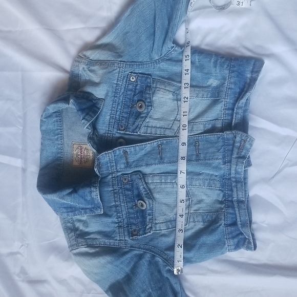 Women's Cropped Denim Jacket size Small - Picture 5 of 9